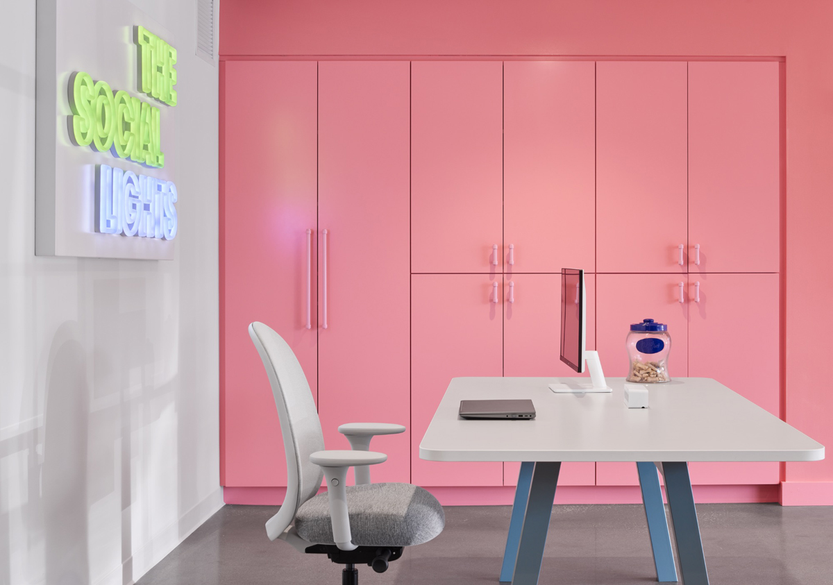 ��������Ϊ���������罻ý��The Social Lights�Ѱ칫�����ɴ���־�