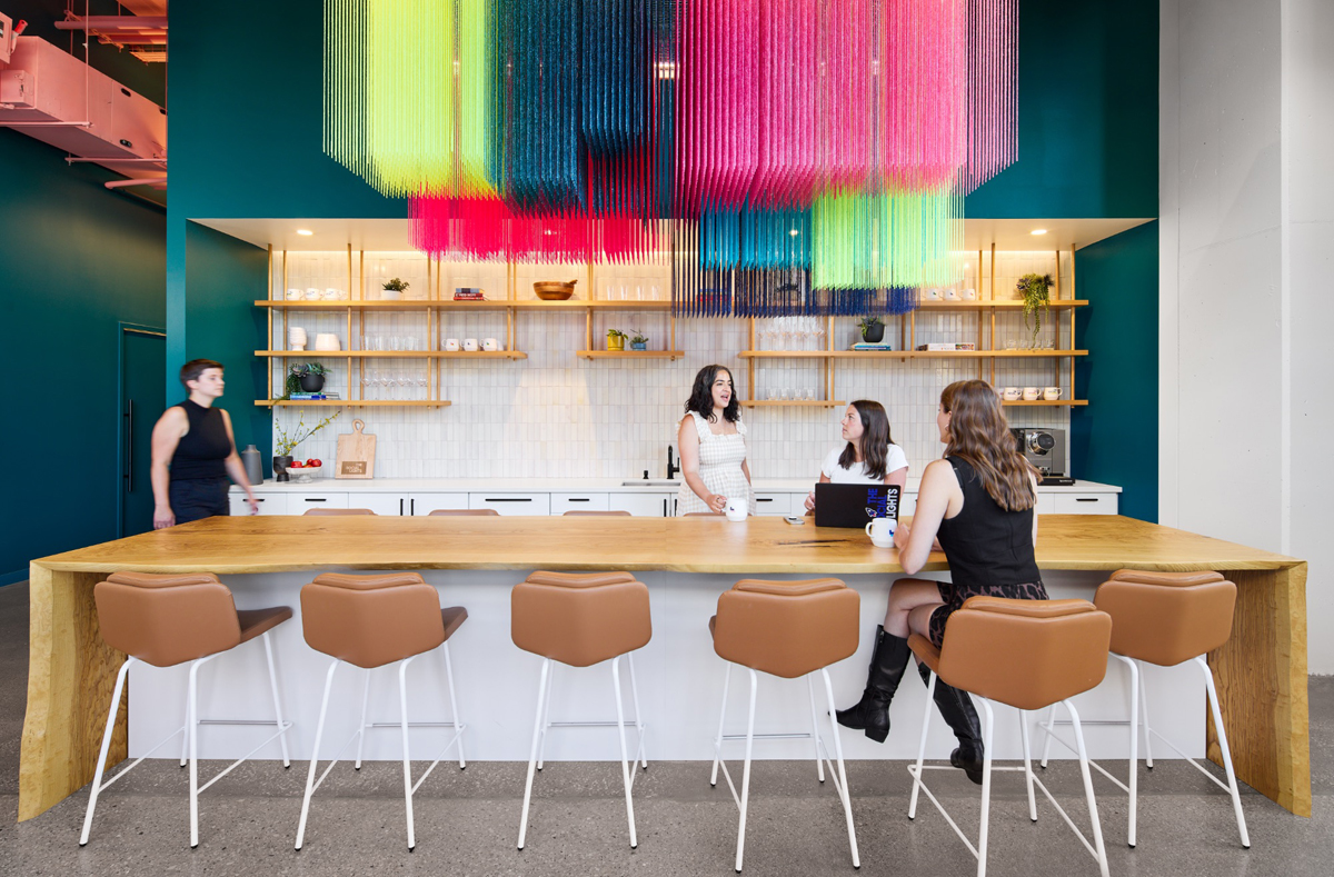 ��������Ϊ���������罻ý��The Social Lights�Ѱ칫�����ɴ���־�