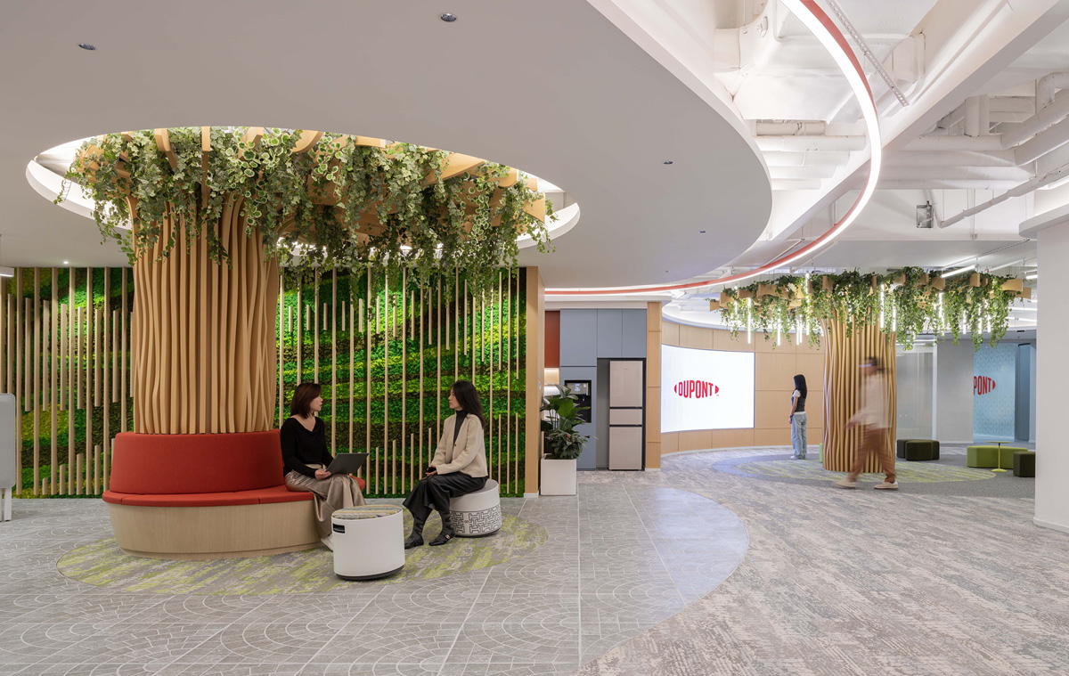 �Ű��Ϻ��з����ĵ�����֮��Կռ�����ת��