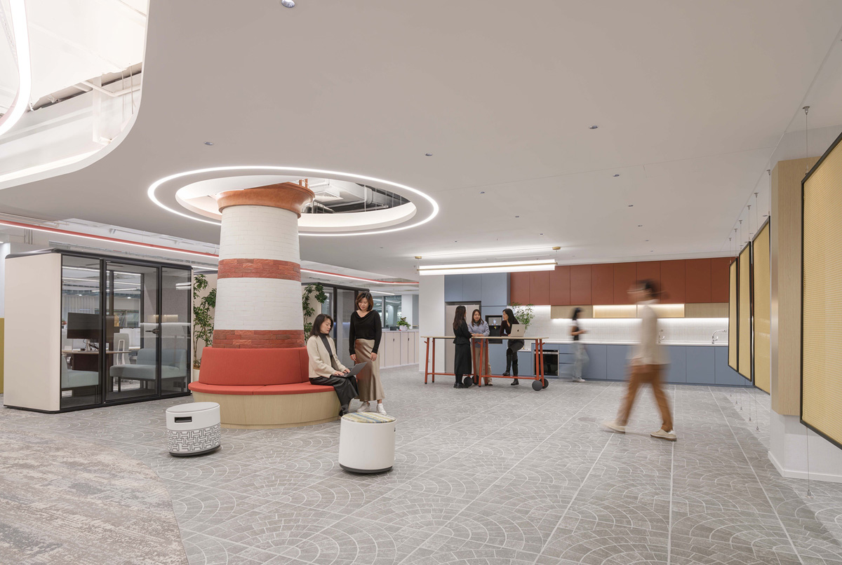 �Ű��Ϻ��з����ĵ�����֮��Կռ�����ת��