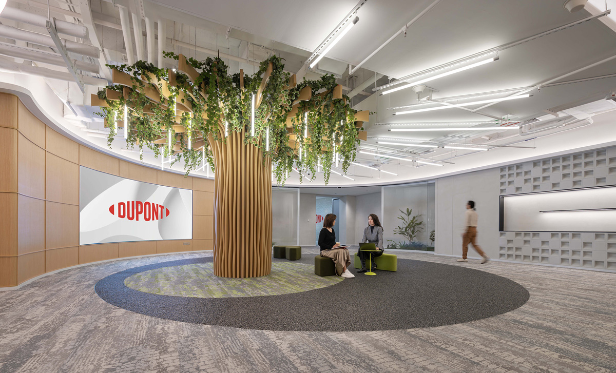 �Ű��Ϻ��з����ĵ�����֮��Կռ�����ת��