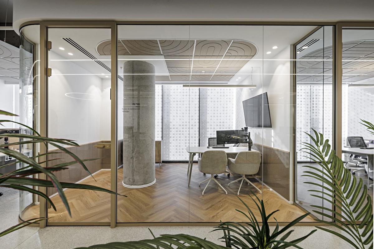 BYD���ǵ���ɫ�а칫�ң�������Ϊ��еĶ������