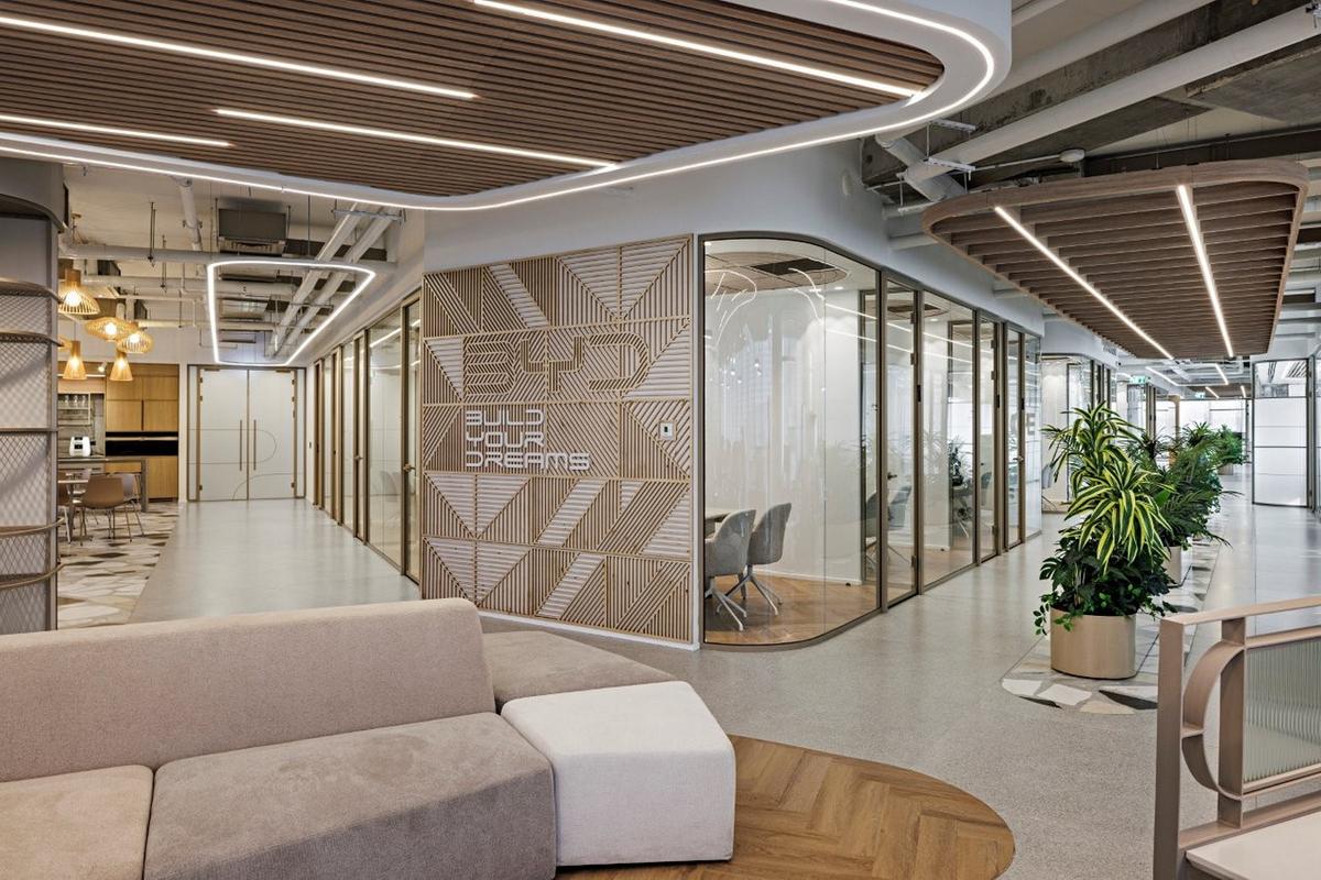 BYD���ǵ���ɫ�а칫�ң�������Ϊ��еĶ������