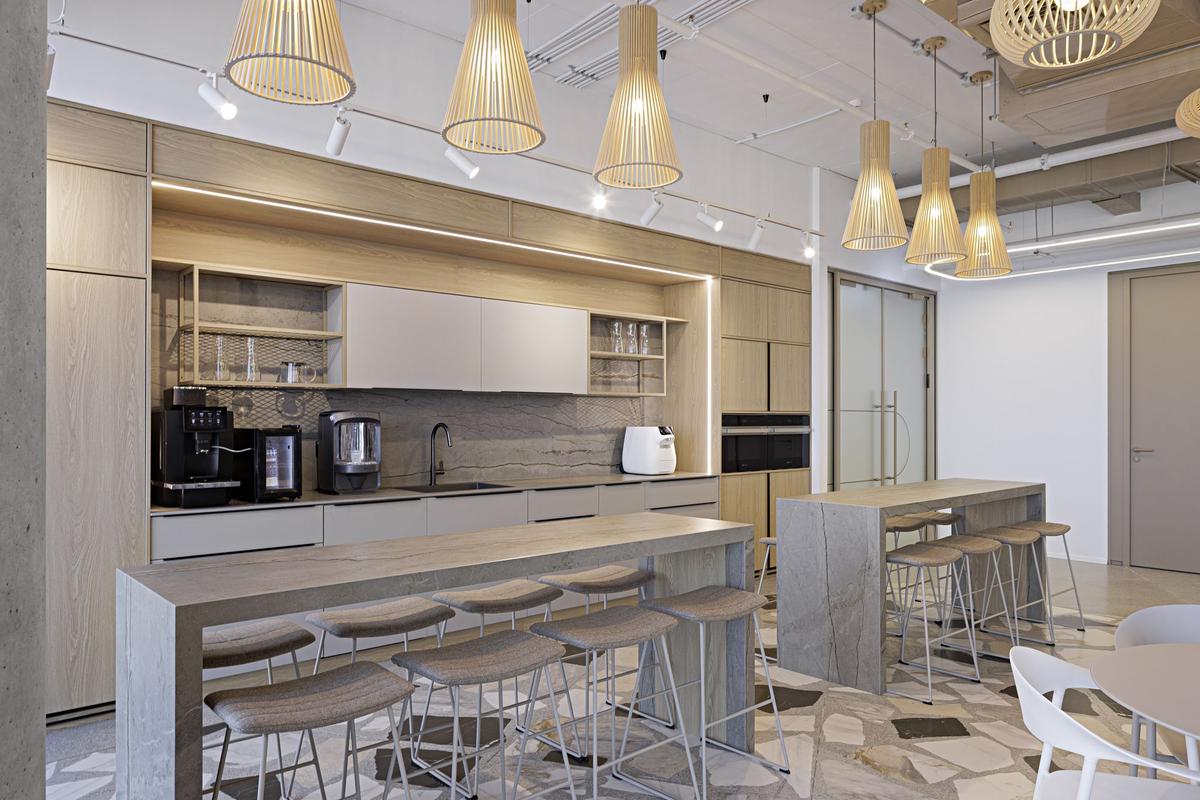 BYD���ǵ���ɫ�а칫�ң�������Ϊ��еĶ������