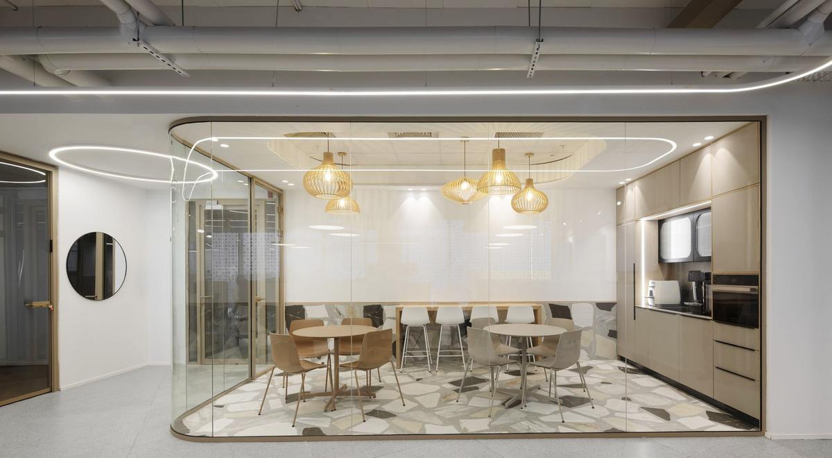 BYD���ǵ���ɫ�а칫�ң�������Ϊ��еĶ������