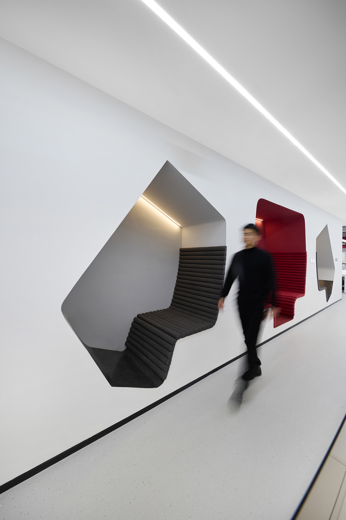 ���ʿƼ���ҵ�Ϻ��칫��ÿһ��������Ʒ������