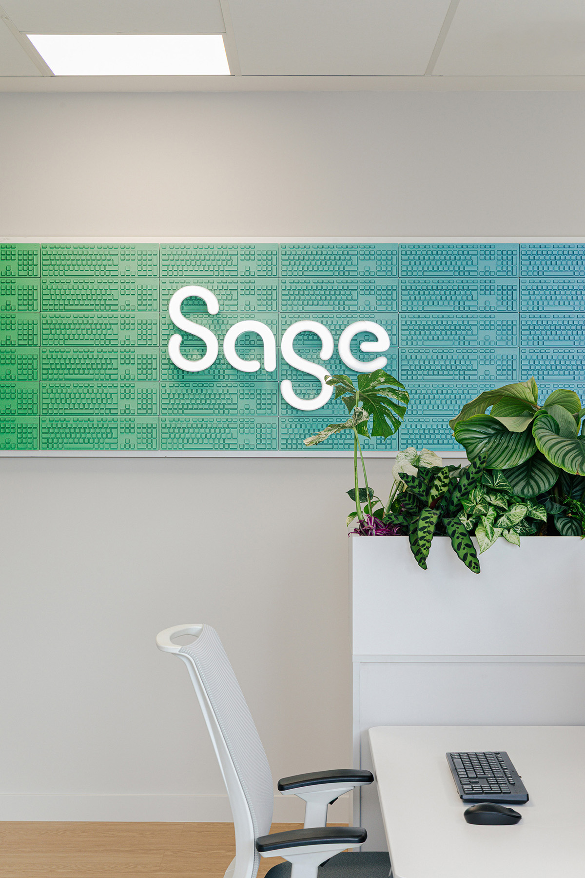 Sage��������÷˹˫��ʵ������������չ�İ칫�ռ��׼