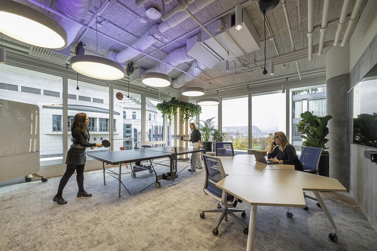 Accenture������˹�ܲ�����Χ��Ȱ칫��ƾ�������пռ�