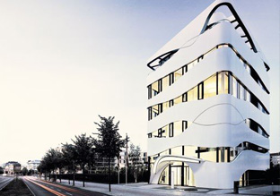 Gnadinger Architect设计Otto Bock大厦